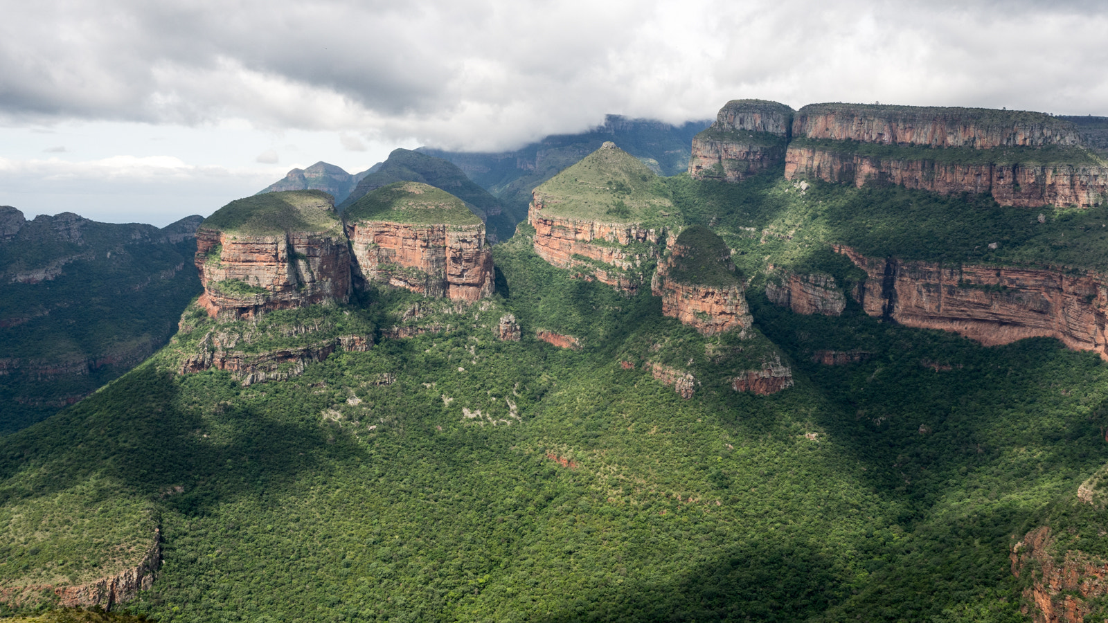 Three Rondavels overlooking Blyde River Canyon, Mpumalanga
